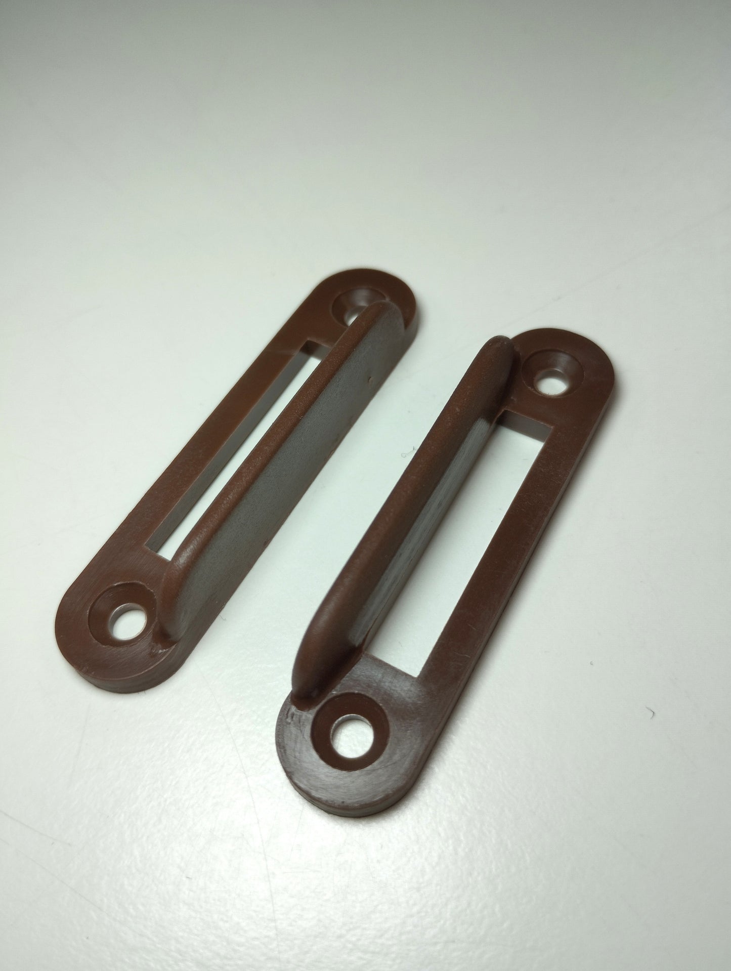 Beslag / skapdørlås 2 stk.